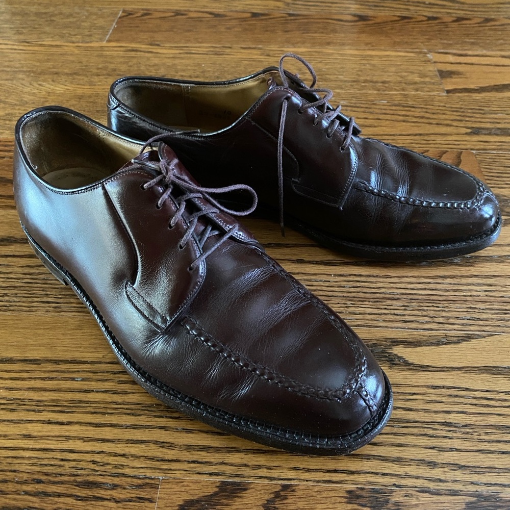 Johnston & Murphy Burgundy Leather Men’s Dress Shoes, Size 10